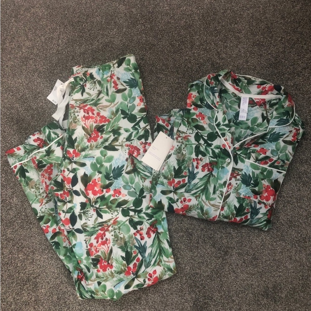 Stars Above Green and Red Floral Pajama Top